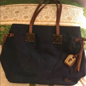 Dooney Bourke tote (good condition)